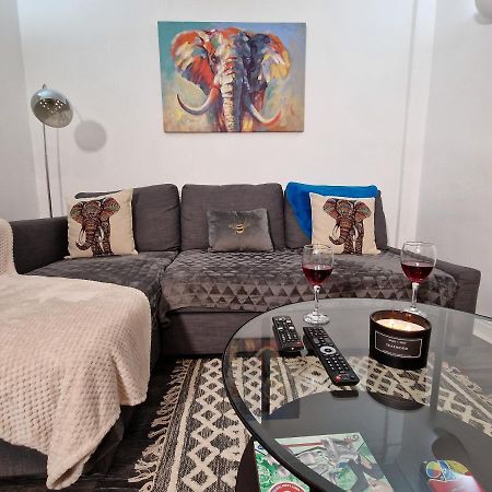 Spacious & Comfy Home- Very Close To Nec Birmingham ,Hs2 & Airport- Perfect For Contractors & Groups- Free Parking & Fast Wifi Marston Green Esterno foto