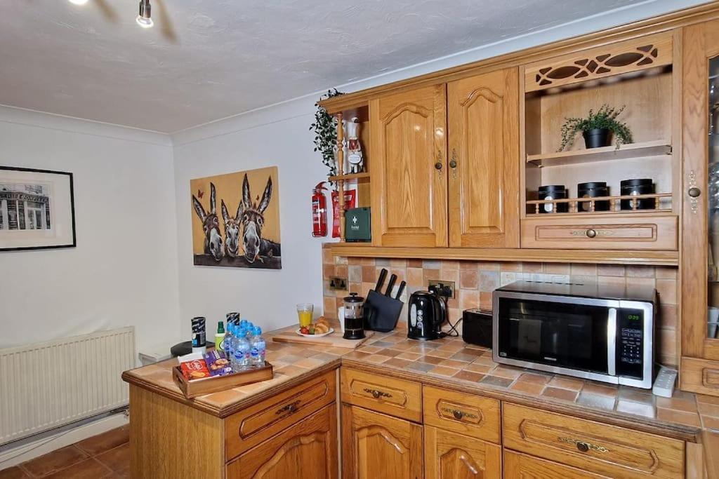 Spacious & Comfy Home- Very Close To Nec Birmingham ,Hs2 & Airport- Perfect For Contractors & Groups- Free Parking & Fast Wifi Marston Green Esterno foto