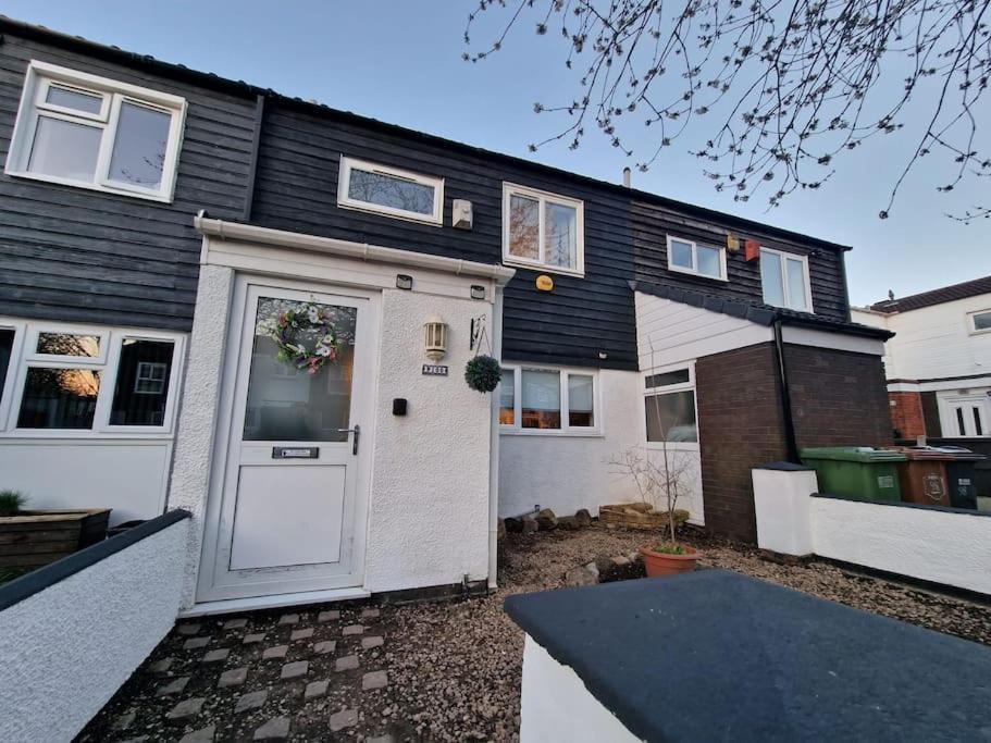 Spacious & Comfy Home- Very Close To Nec Birmingham ,Hs2 & Airport- Perfect For Contractors & Groups- Free Parking & Fast Wifi Marston Green Esterno foto