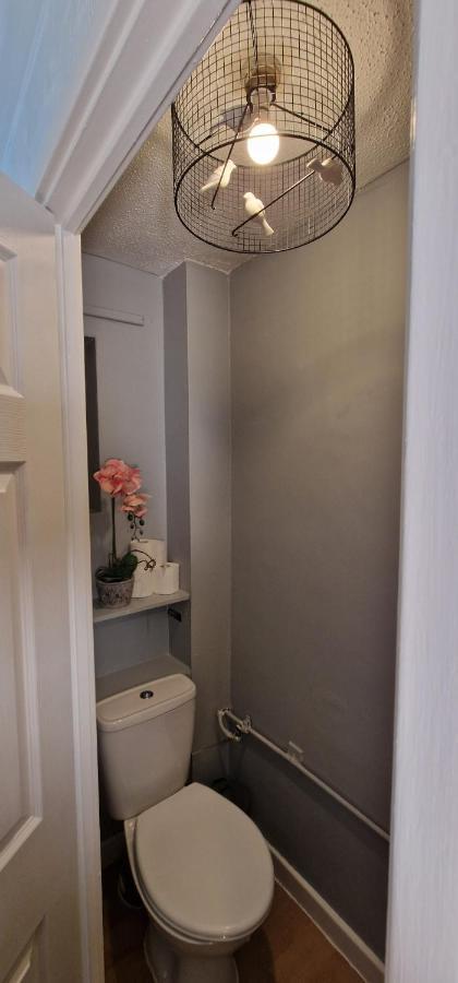 Spacious & Comfy Home- Very Close To Nec Birmingham ,Hs2 & Airport- Perfect For Contractors & Groups- Free Parking & Fast Wifi Marston Green Esterno foto