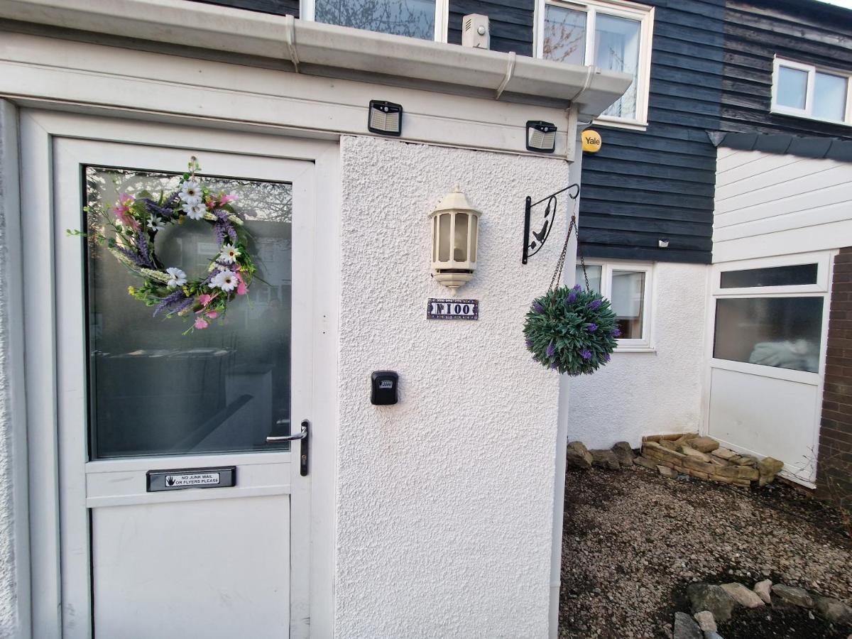 Spacious & Comfy Home- Very Close To Nec Birmingham ,Hs2 & Airport- Perfect For Contractors & Groups- Free Parking & Fast Wifi Marston Green Esterno foto