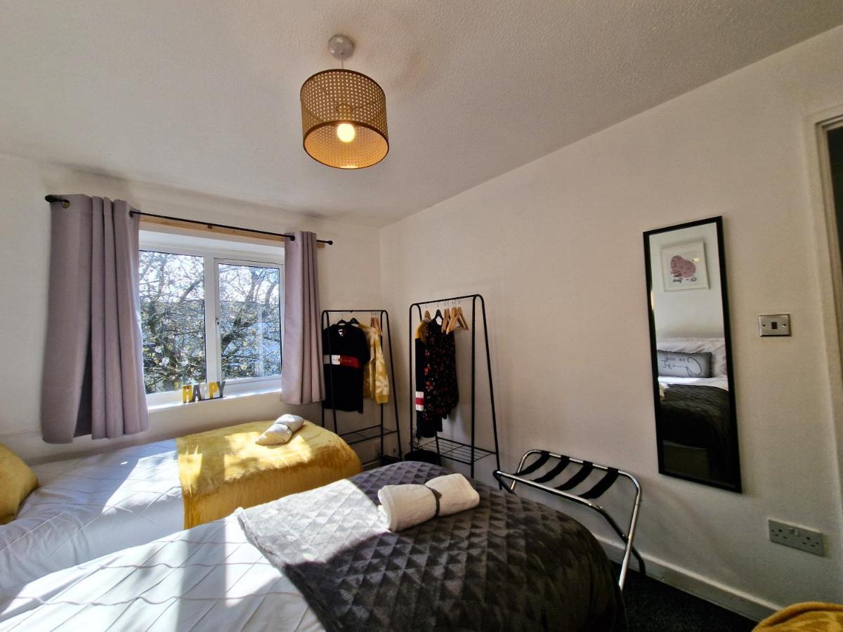Spacious & Comfy Home- Very Close To Nec Birmingham ,Hs2 & Airport- Perfect For Contractors & Groups- Free Parking & Fast Wifi Marston Green Esterno foto