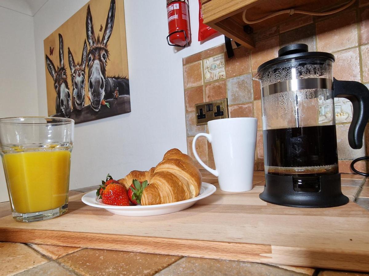 Spacious & Comfy Home- Very Close To Nec Birmingham ,Hs2 & Airport- Perfect For Contractors & Groups- Free Parking & Fast Wifi Marston Green Esterno foto